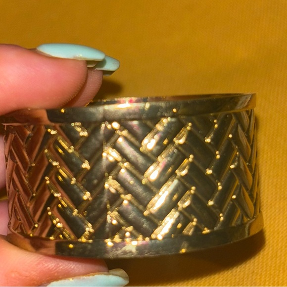 4 cloth napkins worn gold napkin rings - Picture 3 of 4